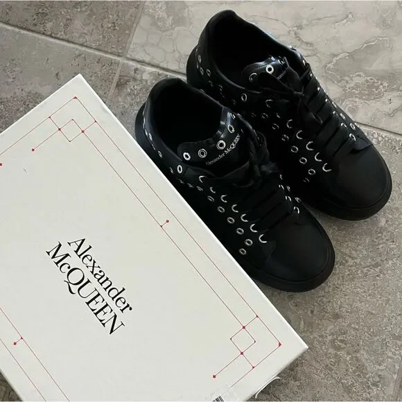 Alexander McQueen Oversized Eyelet Detail Sneakers in Black, New, Size 42 - Picture 8 of 11